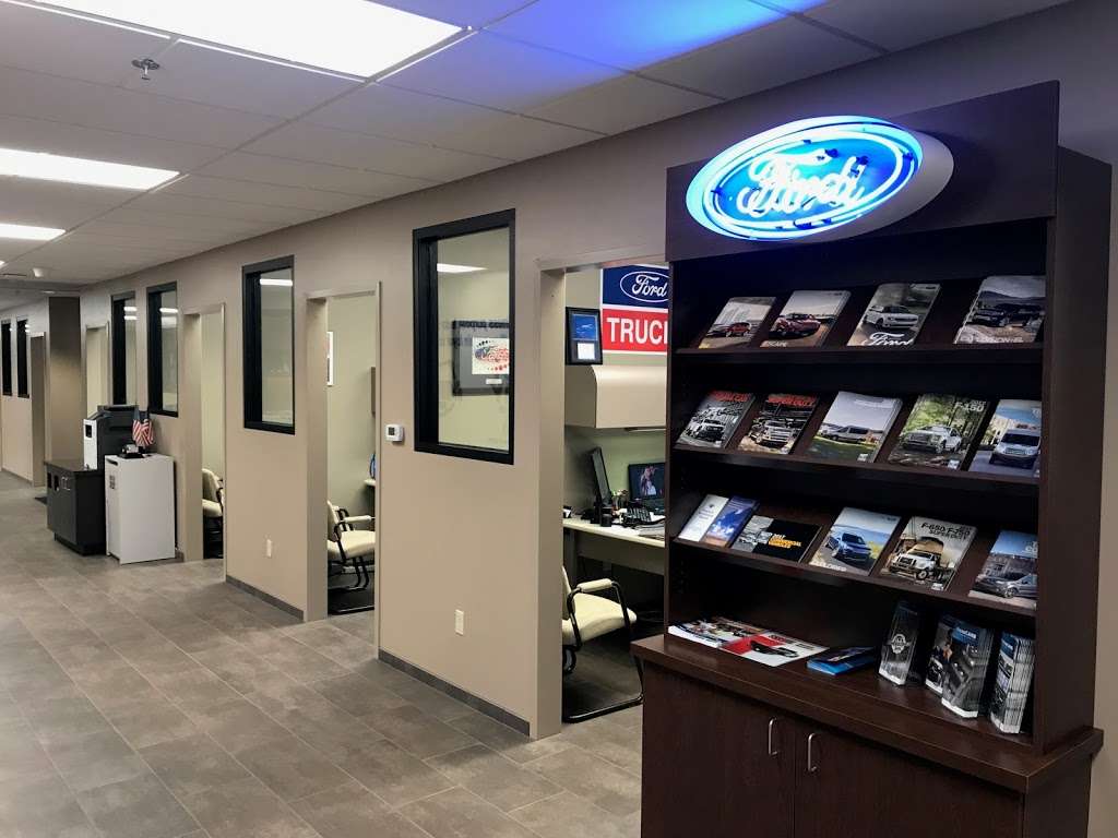 Midway Ford Truck Center, INC | 7601 NE 38th St, Kansas City, MO 64161, USA | Phone: (816) 455-3000