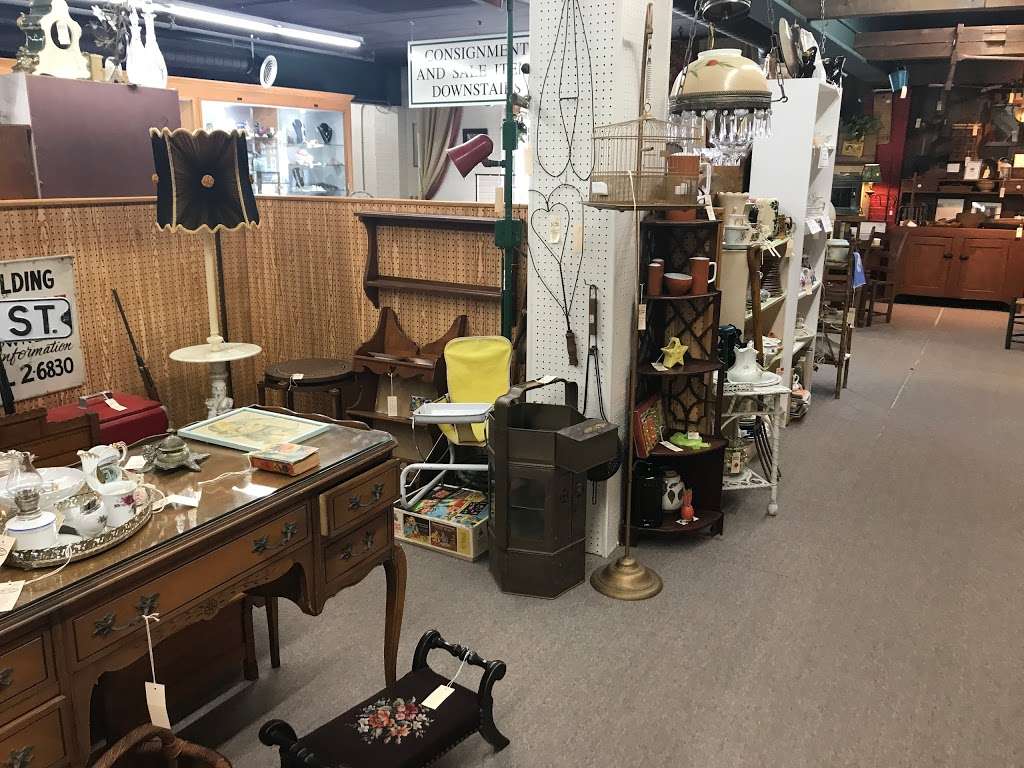 Sandwich Antique Mart | 2300 E Church St #3, Sandwich, IL 60548, USA | Phone: (815) 786-6122