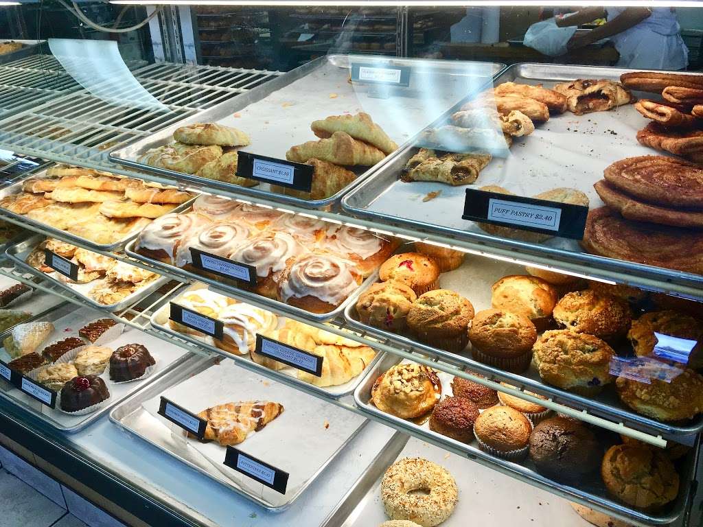 VG Donut & Bakery | 106 Aberdeen Dr, Cardiff, CA 92007, USA | Phone: (760) 753-2400