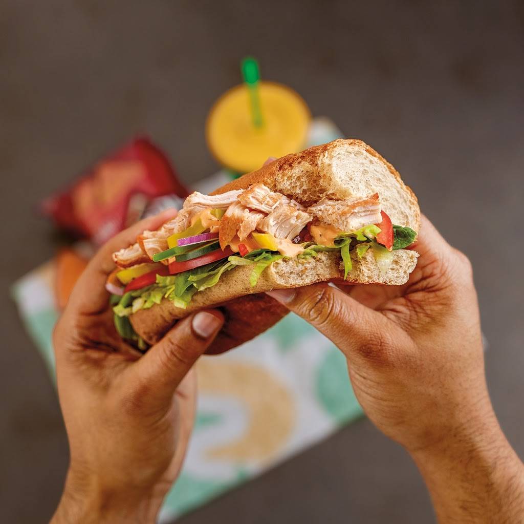 Subway | 135 W Ocean View Ave Unit #26-27, Norfolk, VA 23503, USA | Phone: (757) 583-1989