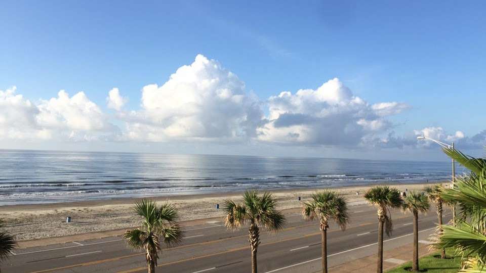 Absolute Paradise Luxury Vacation Rental Condo | 7000 Seawall Blvd #1031, Galveston, TX 77551, USA | Phone: (409) 740-1600