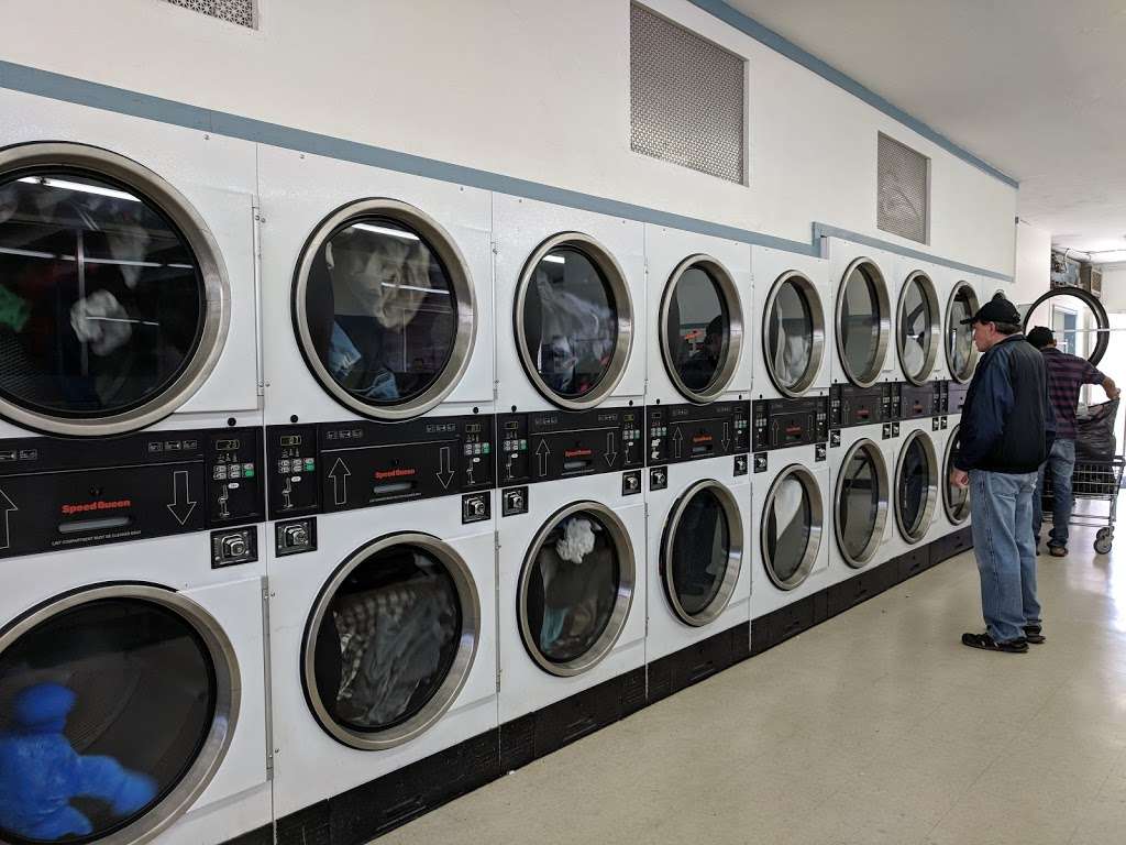 Scottys Laundromat & Wash and Fold Services | 684 N Fair Oaks Ave, Sunnyvale, CA 94085, USA | Phone: (408) 720-0194