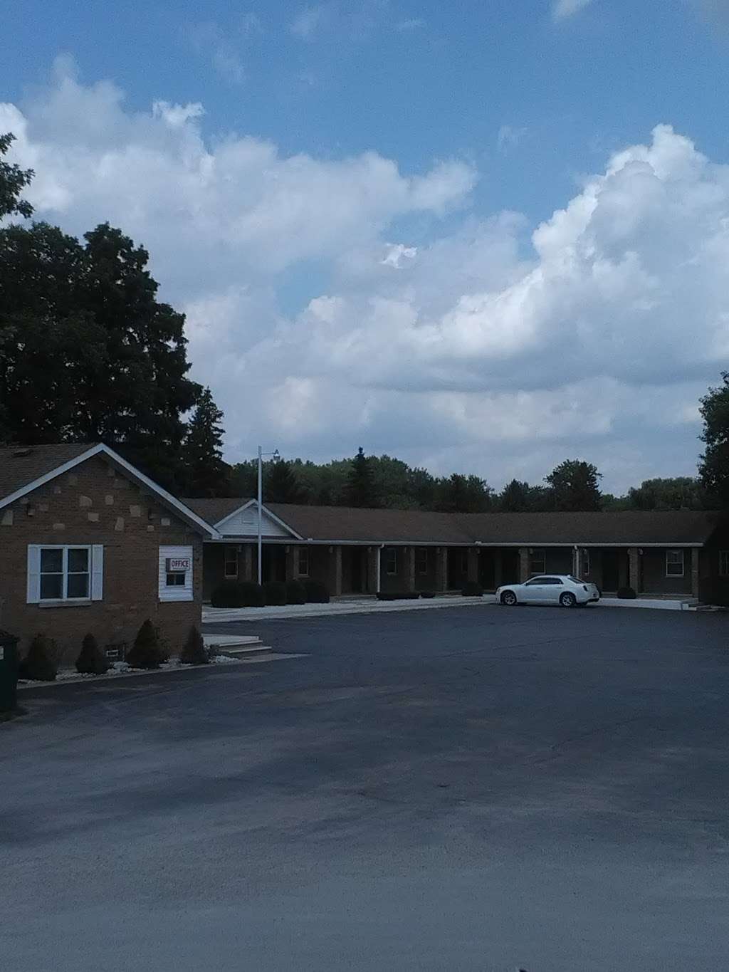 Braidwood Motel | 120 N Washington St, Braidwood, IL 60408, USA | Phone: (815) 458-2321