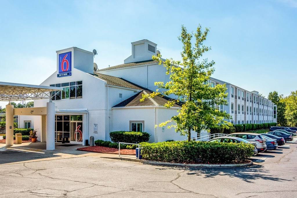 Motel 6 Fort Mill, SC - Charlotte | 3541 Foothills Way, Fort Mill, SC 29708, USA | Phone: (803) 234-3708