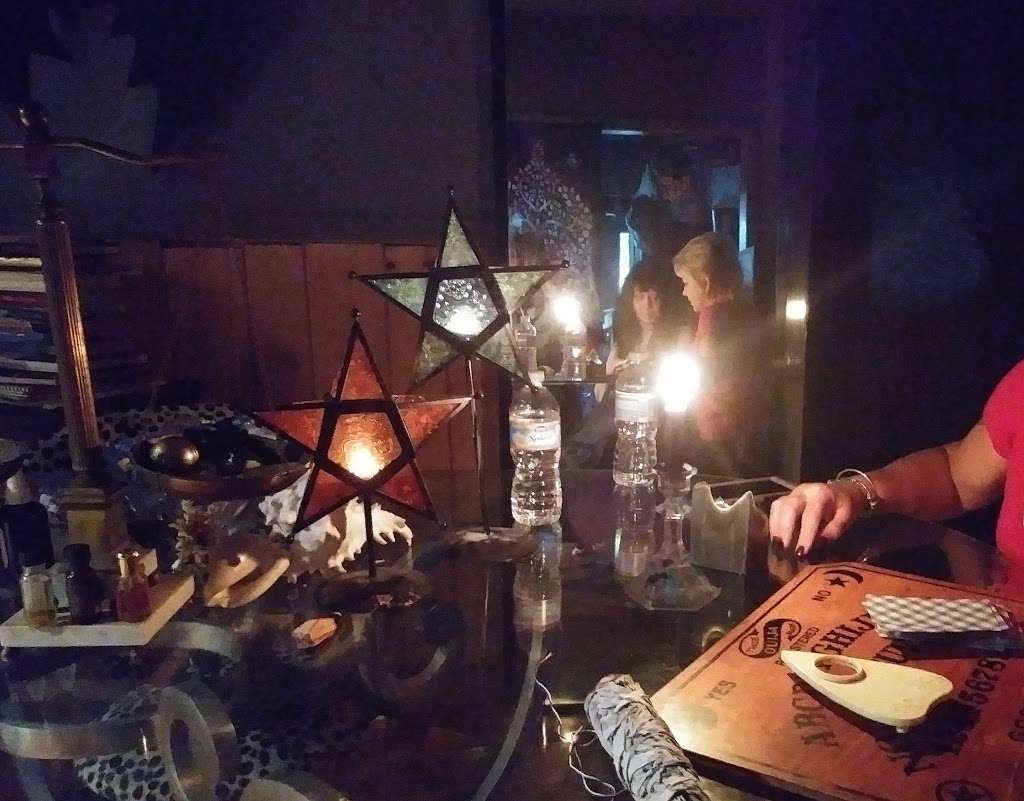 Cassadaga Raven Star Psychic Witch | 1079 Marion St, Lake Helen, FL 32744, USA | Phone: (386) 259-0292