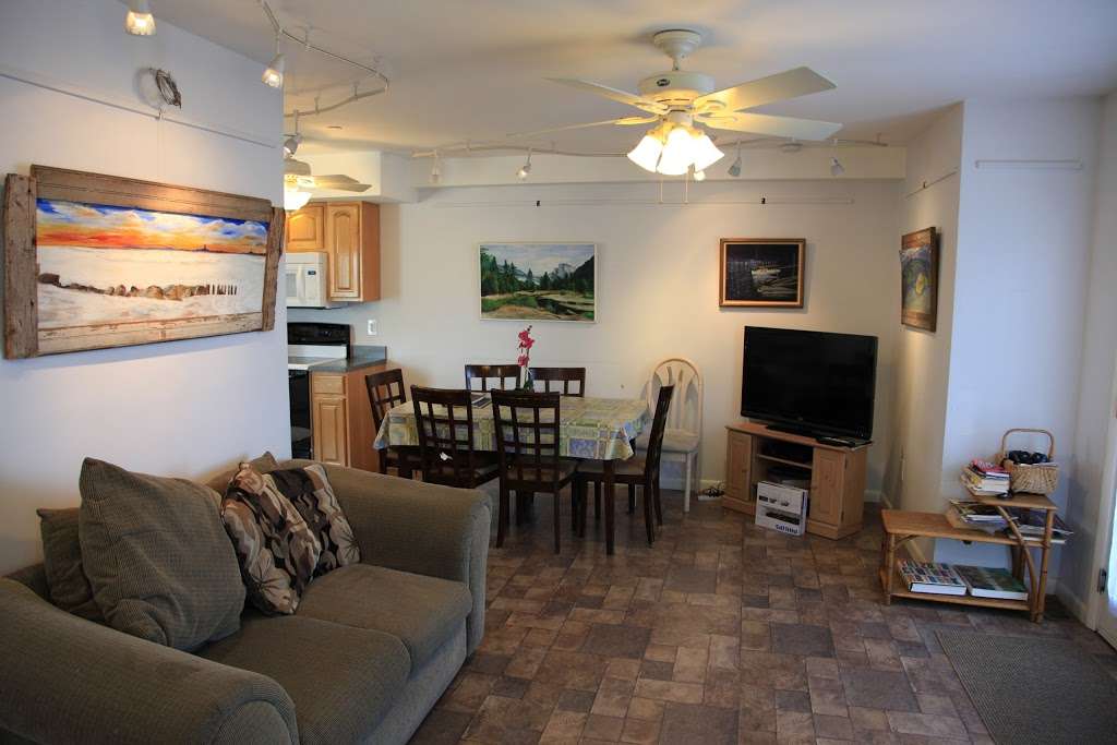 New York City Waterfront Vacation Rentals | 937 Shad Creek Road, Broad Channel, NY 11693, USA | Phone: (917) 346-9539