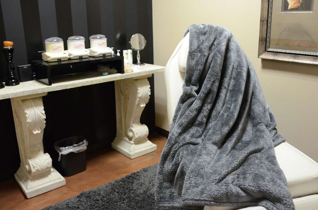 Trendsetters Salon and Spa | 1018 S McLean Blvd, Elgin, IL 60123, USA | Phone: (847) 742-4120