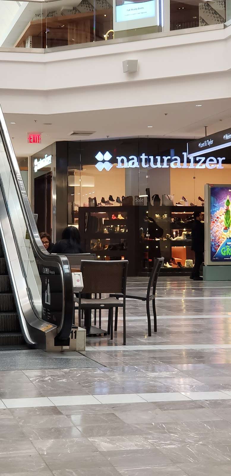 Naturalizer | 1 #, 1 Garden State Plaza Blvd #1053, Paramus, NJ 07652, USA | Phone: (201) 270-1238