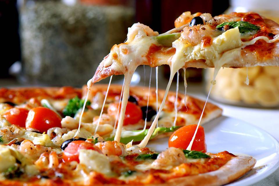 Piezons Pizzeria | 15605 W Center Rd, Omaha, NE 68130, USA | Phone: (402) 991-7437