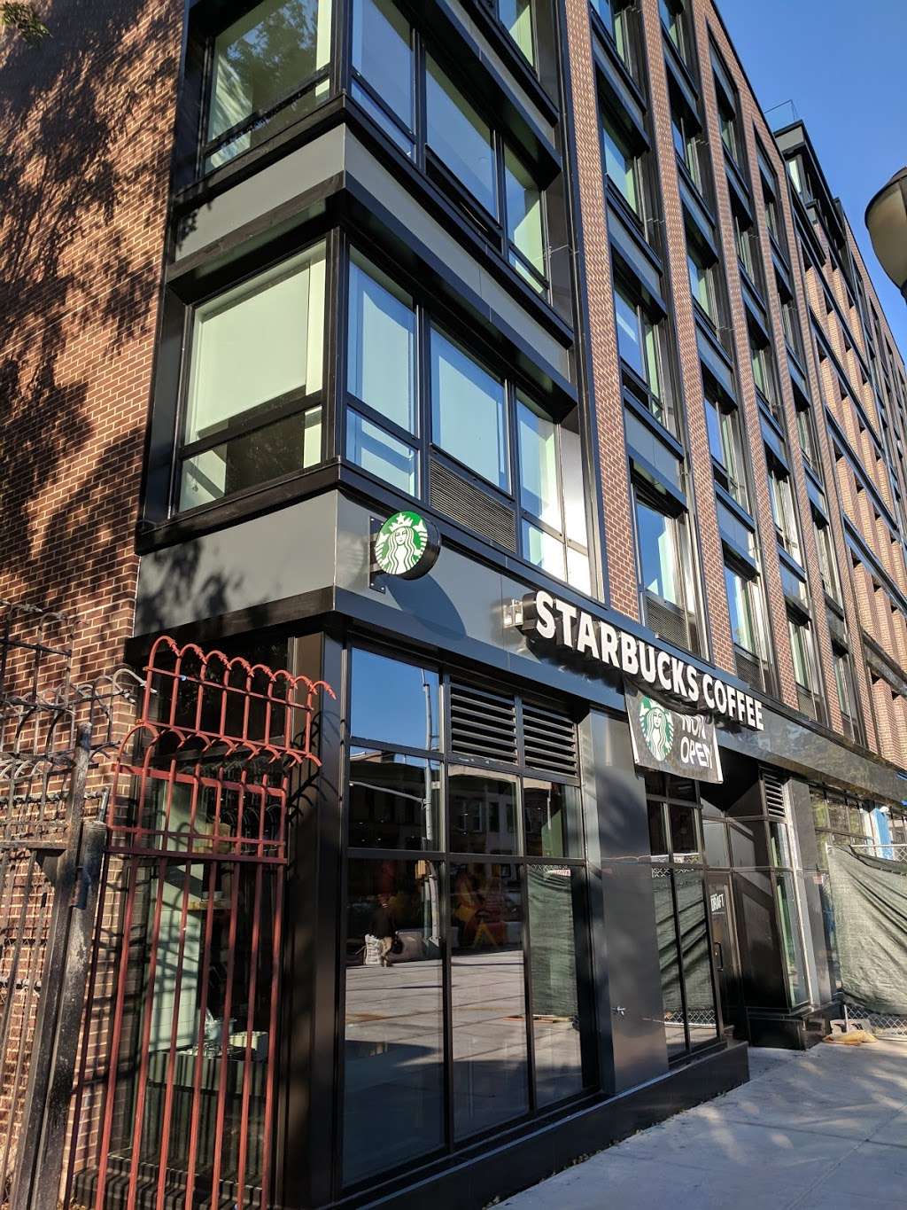 Starbucks in Stuben | 325 Lafayette Ave, Brooklyn, NY 11205, USA | Phone: (718) 230-0007