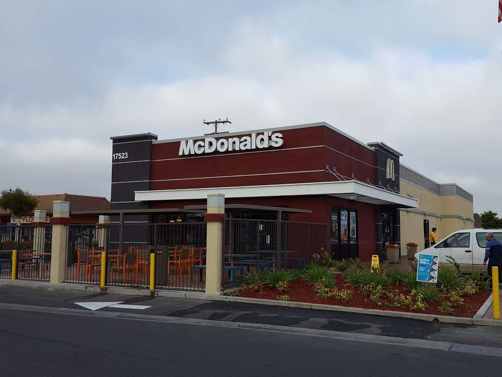 McDonalds | 17523 Pioneer Blvd, Artesia, CA 90701, USA | Phone: (562) 865-7622