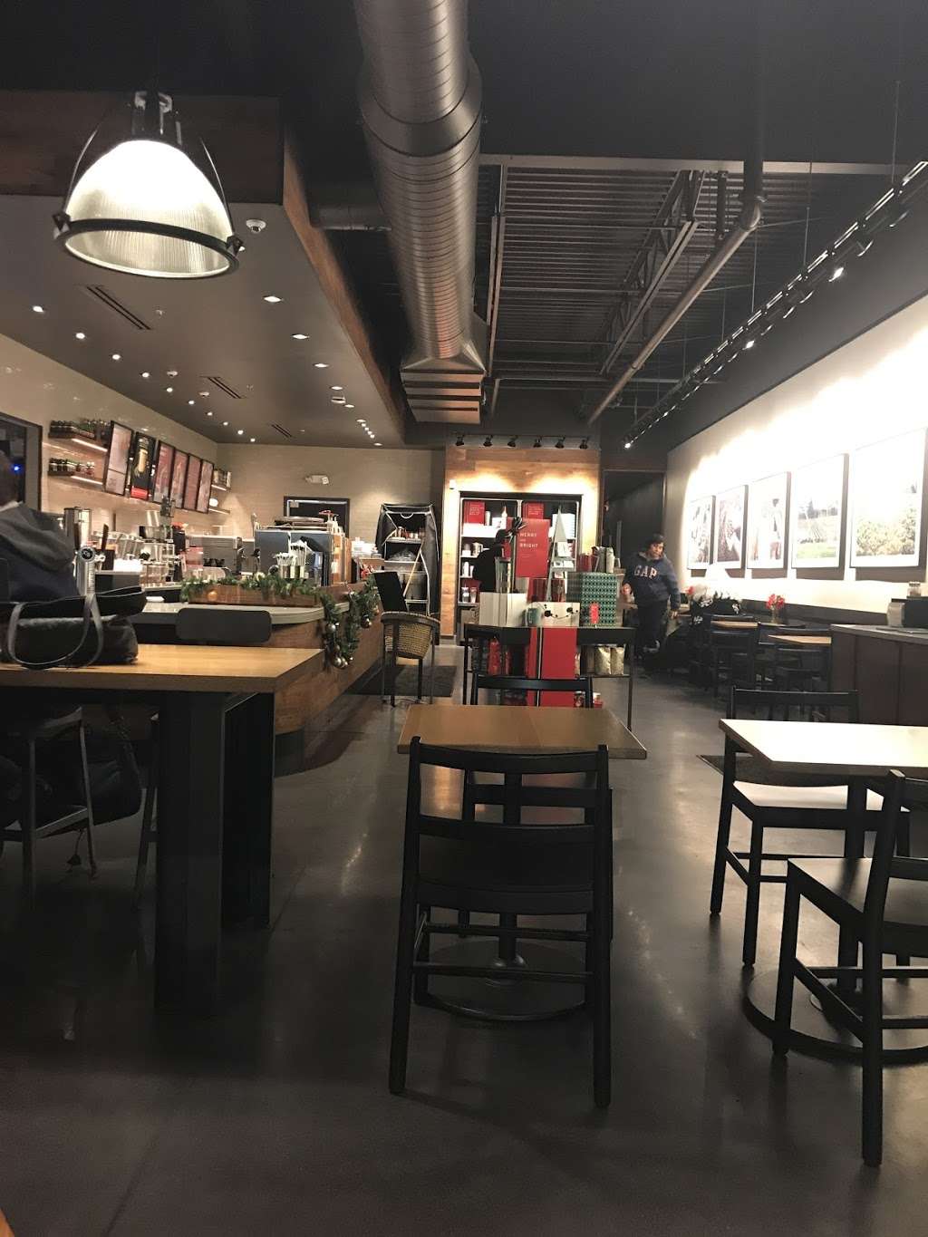 Starbucks | 4 Foxborough Blvd Unit 420, Mansfield, MA 02048, USA | Phone: (508) 243-1739