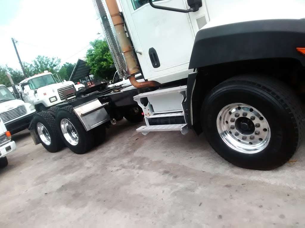 Jerico Truck & Auto Sales | 1715 McCarty St, Houston, TX 77029, USA | Phone: (713) 673-1000