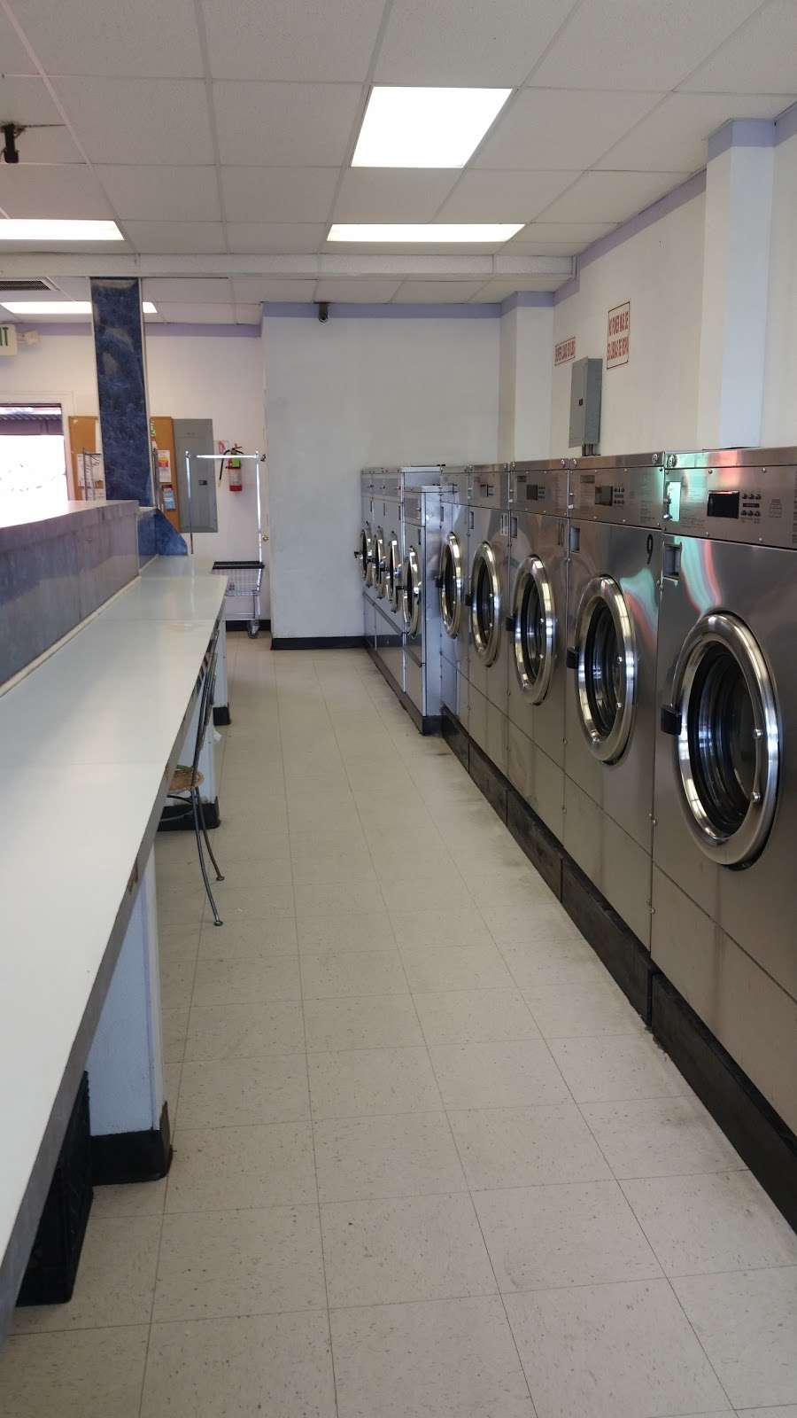 International Coin Laundromat | 5158 Monterey Rd #30, San Jose, CA 95111, USA | Phone: (408) 227-7119