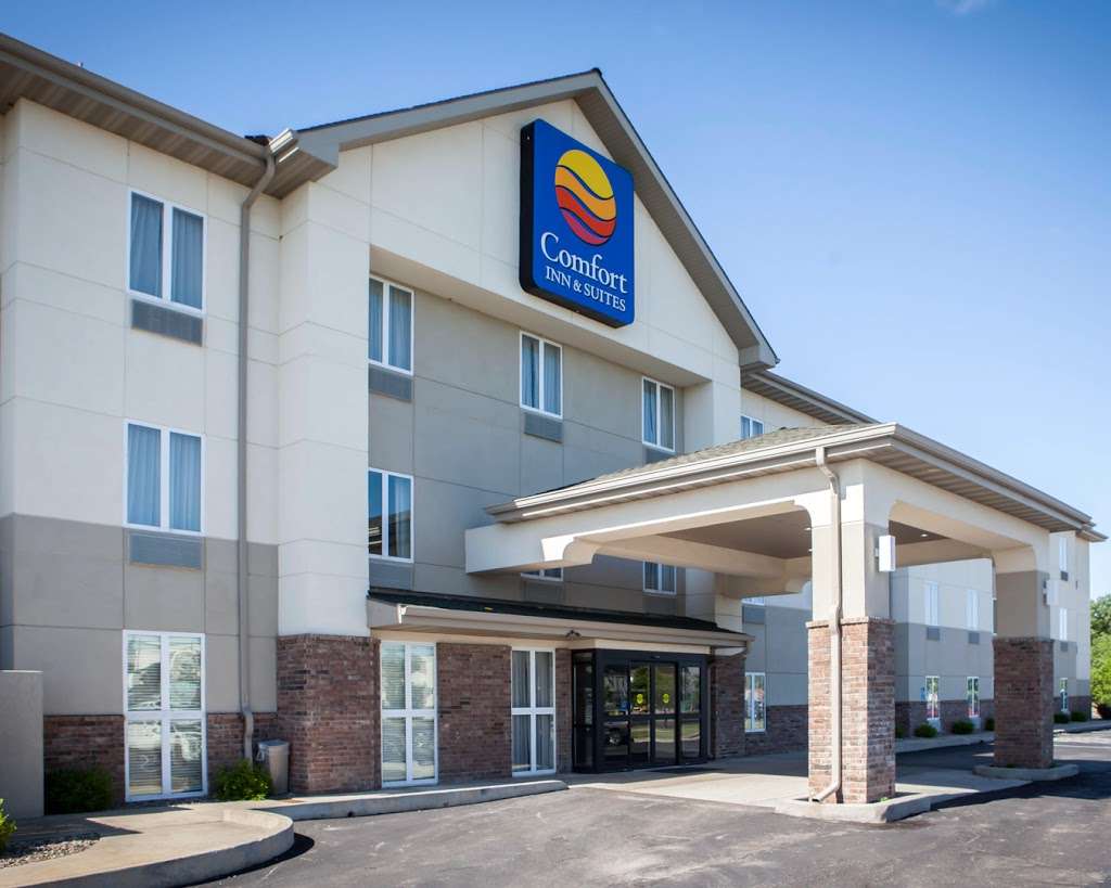 Comfort Inn & Suites | 2304 S Commercial St, Harrisonville, MO 64701, USA | Phone: (816) 884-4124