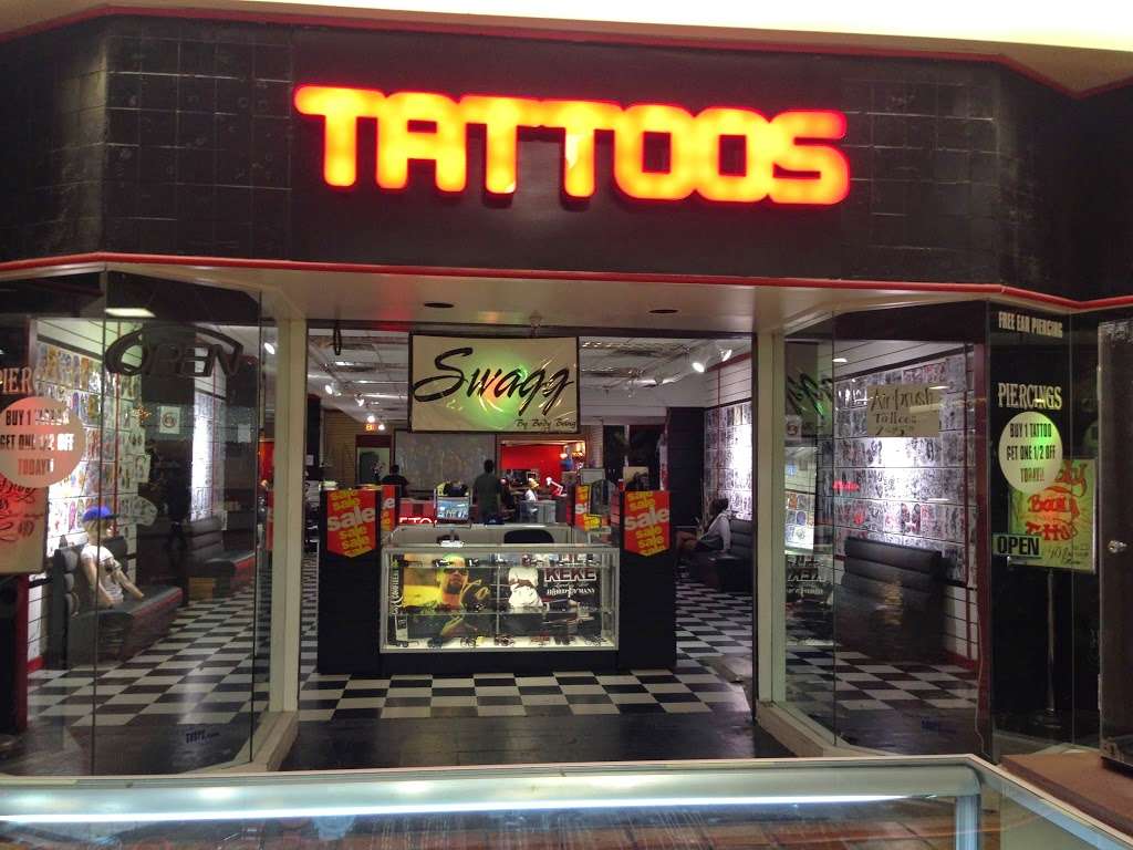 Body Bang Tattoo Studio | 3662 W Camp Wisdom Rd #2056, Dallas, TX 75237, USA | Phone: (800) 288-1344