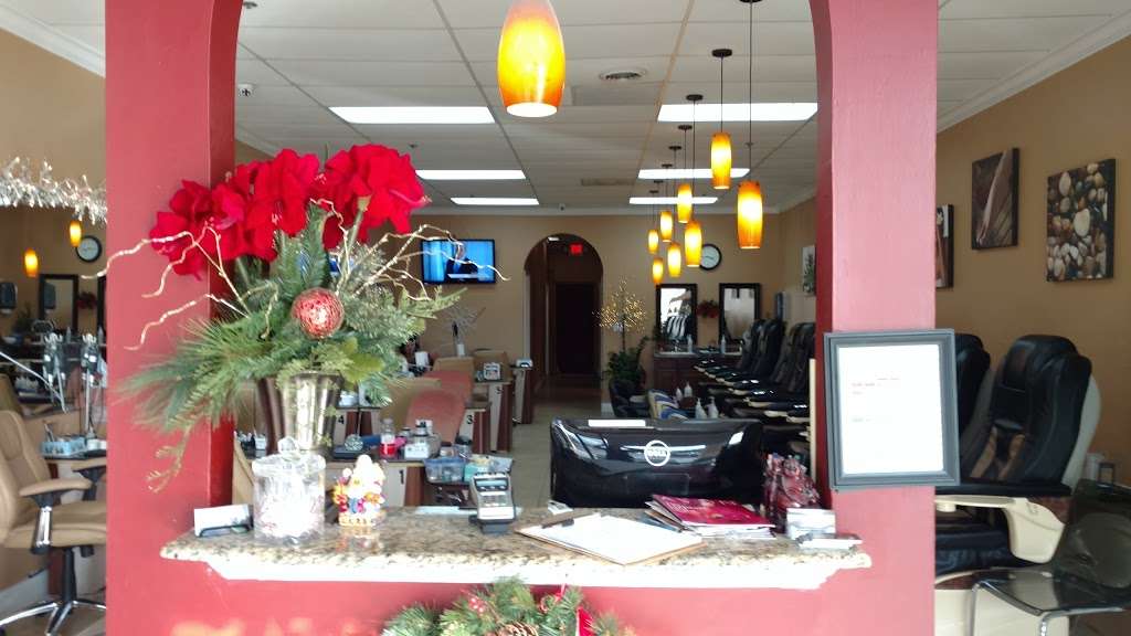 T & T Nails Spa | Lockwood Village Shopping Center, 1011 Lockwood Blvd, Oviedo, FL 32765, USA | Phone: (407) 977-0600