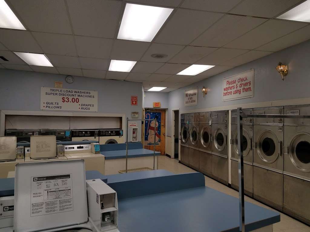 Family Pride Laundromat | 9210 W Schlinger Ave, Milwaukee, WI 53214, USA | Phone: (414) 302-5947