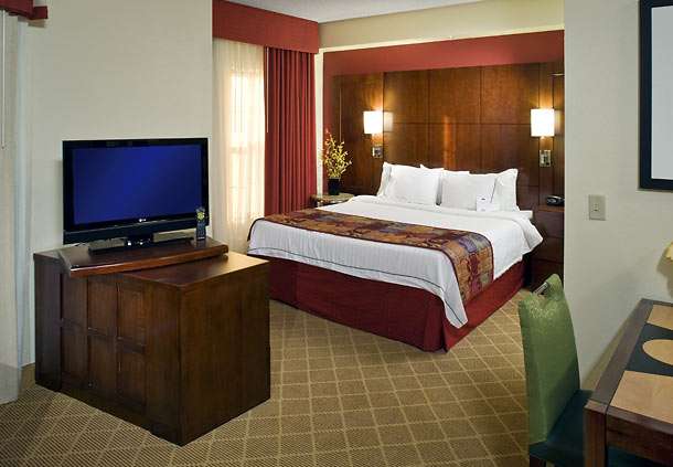 Residence Inn by Marriott Kansas City Airport | 10300 N Ambassador Dr, Kansas City, MO 64153, USA | Phone: (816) 741-2300