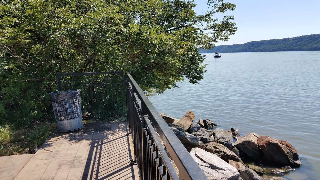 Riverdale Waterfront Promenade | Bronx, NY 10471, USA