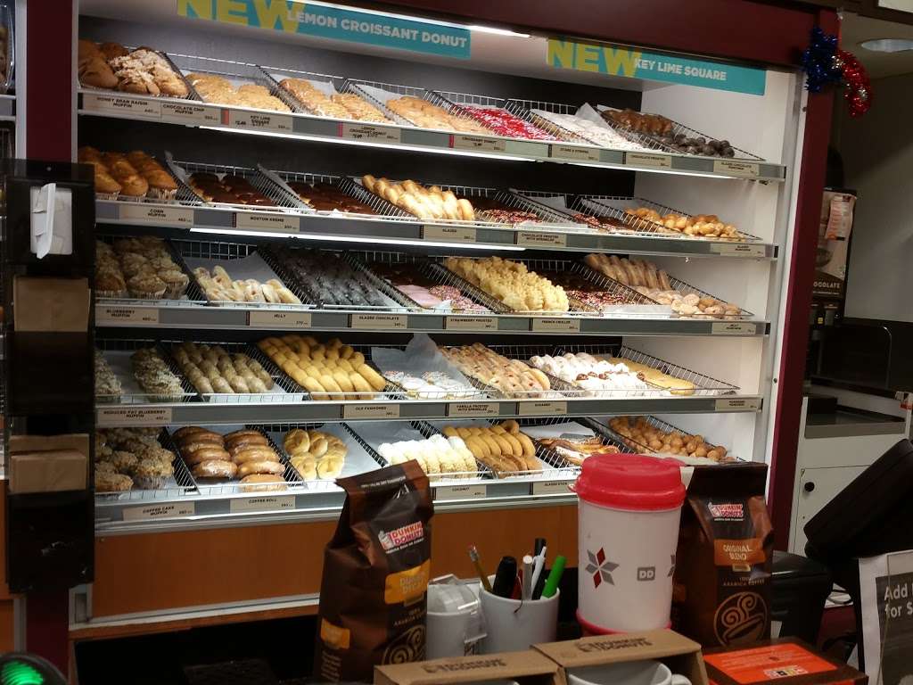 Dunkin | 216 County Ave, Secaucus, NJ 07094, USA | Phone: (201) 863-2001