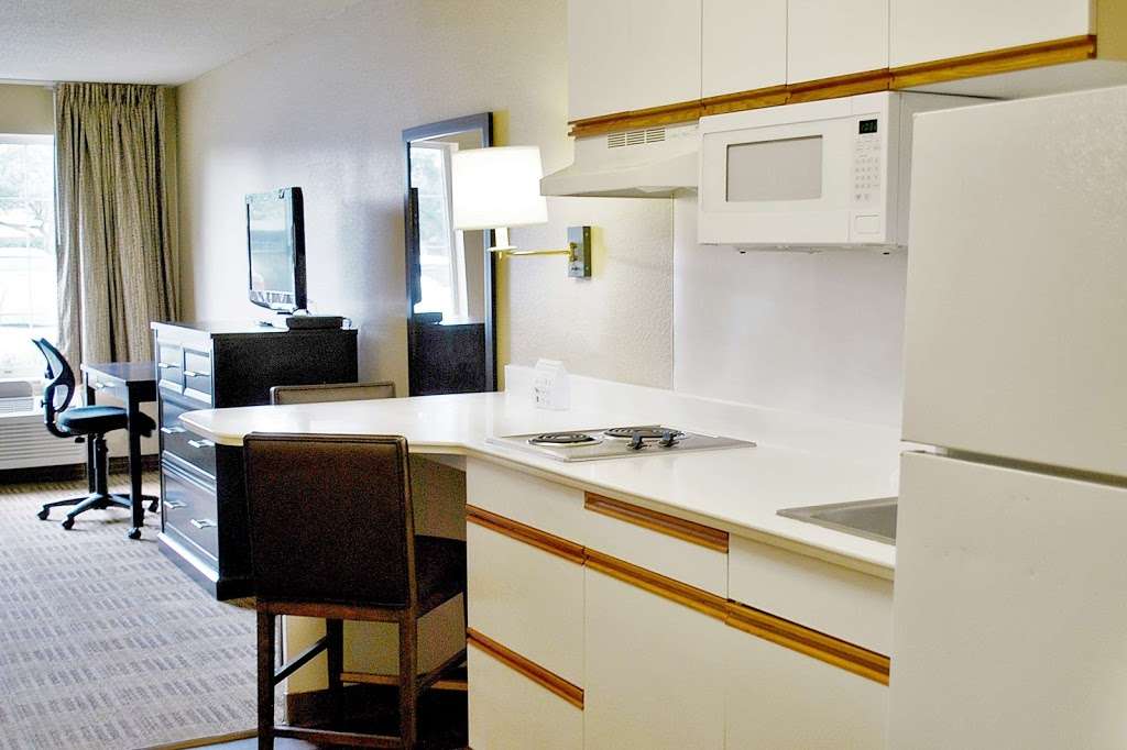 Extended Stay America - San Francisco - San Carlos | 3 Circle Star Way, San Carlos, CA 94070, USA | Phone: (650) 368-2600