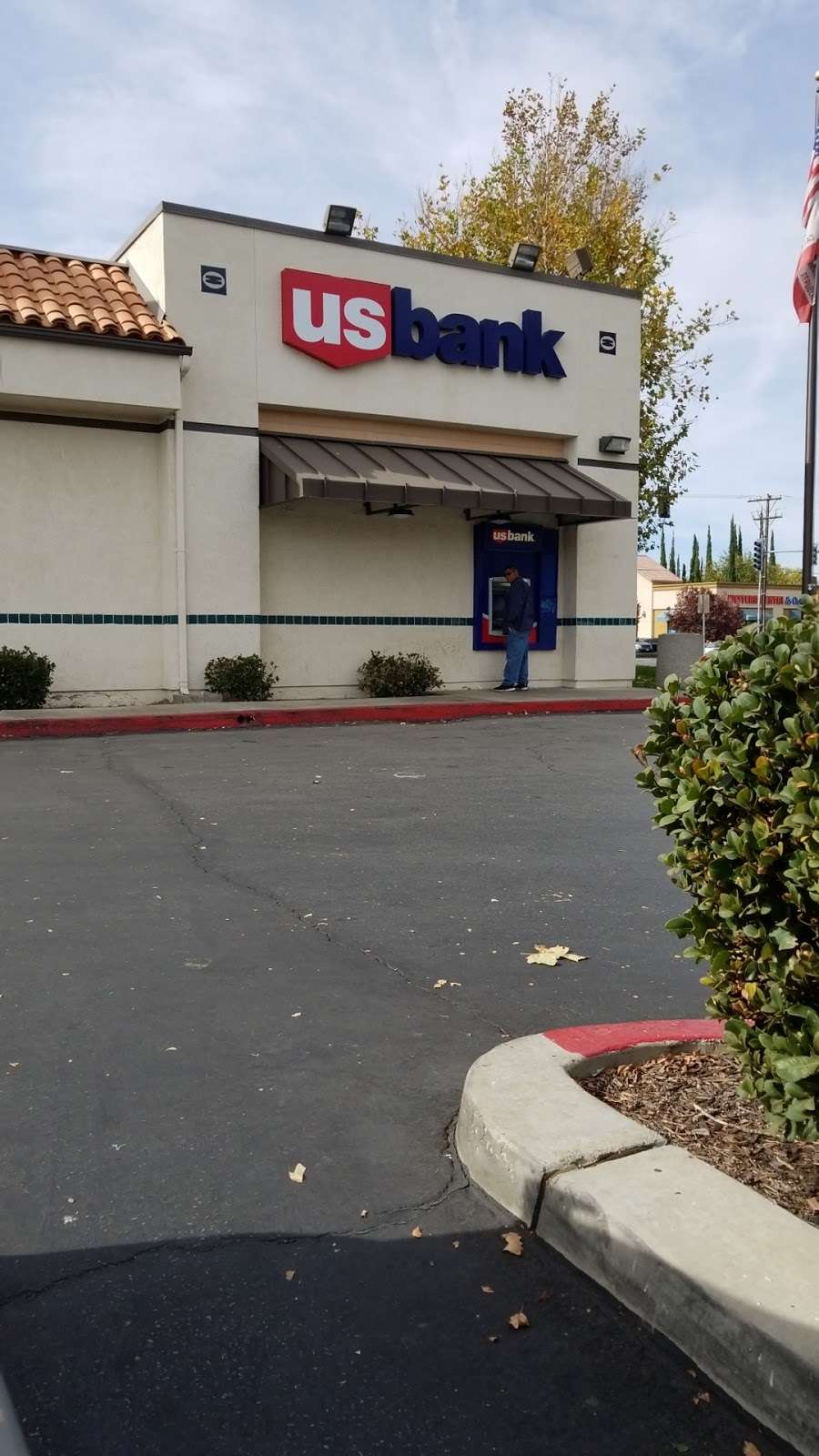 U.S. Bank ATM - East Lancaster | 1000 E Ave. J, Lancaster, CA 93535, USA | Phone: (800) 872-2657