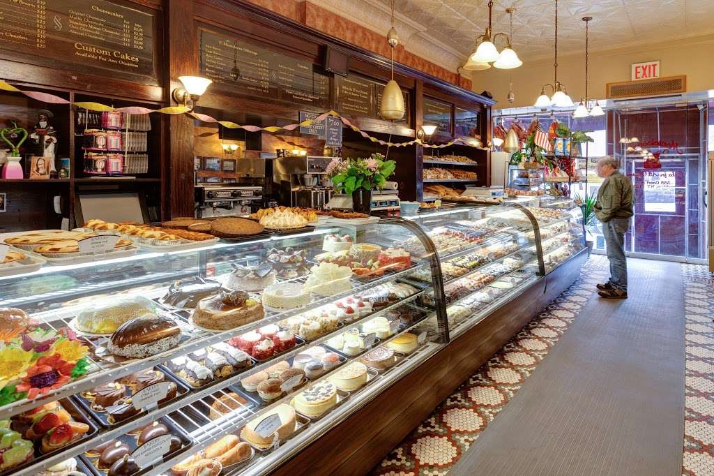 Pasticceria Monteleone BK | 355 Court St, Brooklyn, NY 11231, USA | Phone: (718) 852-5600