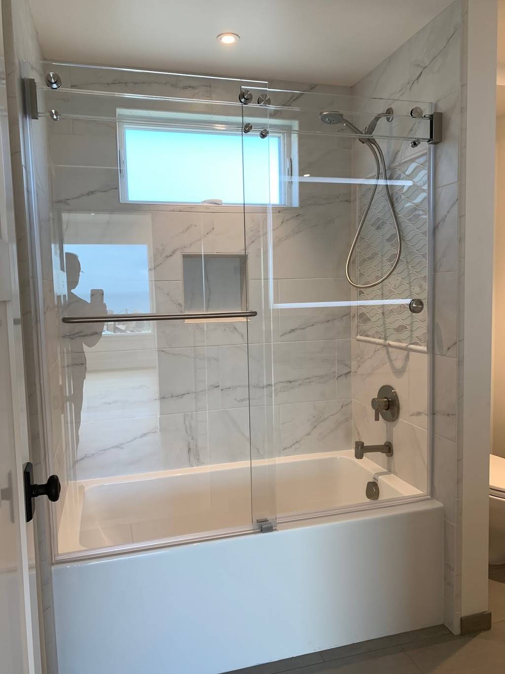 Showcase Shower Door Company | 1970 17th Ave, Santa Cruz, CA 95062, USA | Phone: (831) 464-3899