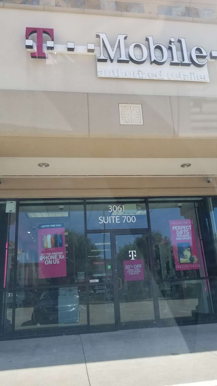 T-Mobile | 3061 Interstate 45 N #700, Conroe, TX 77304, USA | Phone: (936) 756-1619