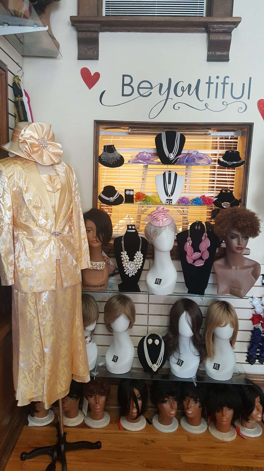 Timeless Wigs and Marvelous Things | 121 W Innes St A, Salisbury, NC 28144, USA | Phone: (704) 633-0169