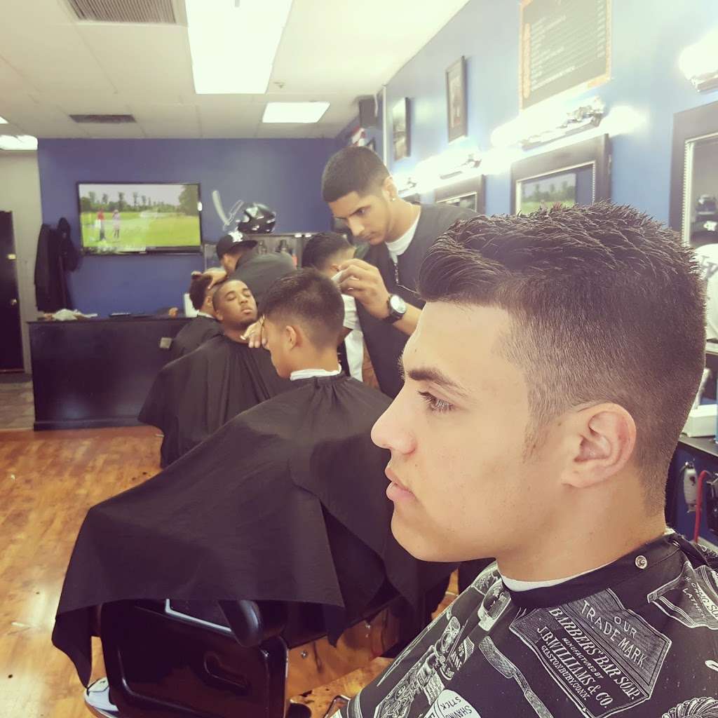 V.I.P Cuts | 422 Teaneck Rd, Ridgefield Park, NJ 07660, USA | Phone: (201) 853-9651