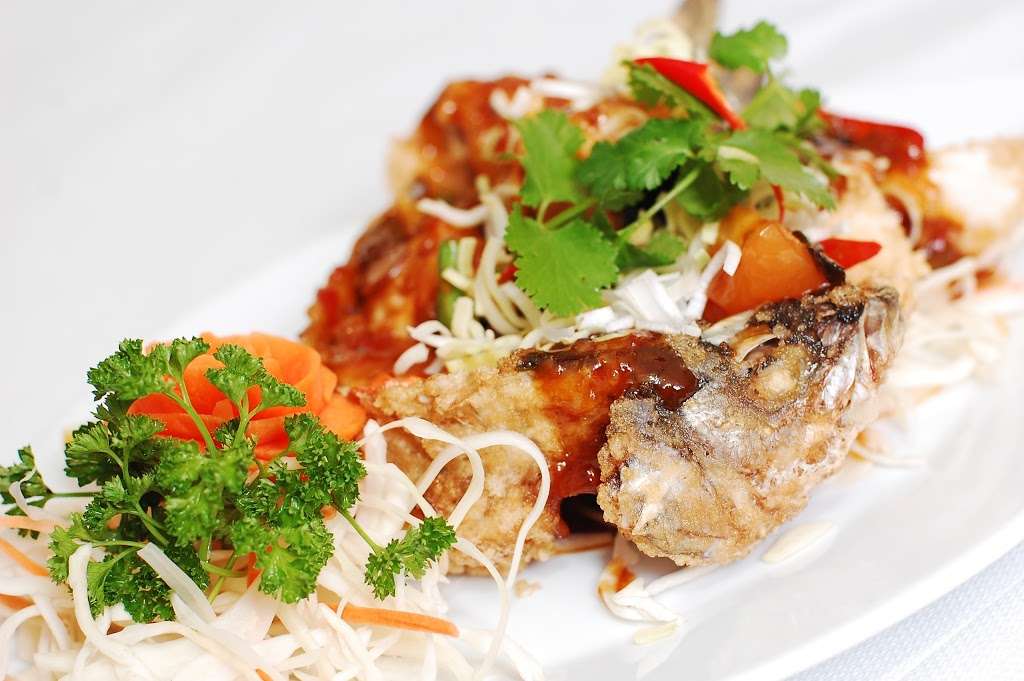 Thai Crystal Restaurant Ewell | 207 Kingston Rd, Epsom KT19 0AB, UK | Phone: 020 8393 1234