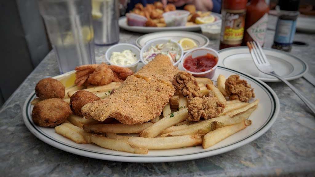 Fish Tales | 2502 Seawall Blvd, Galveston, TX 77550, USA | Phone: (409) 762-8545