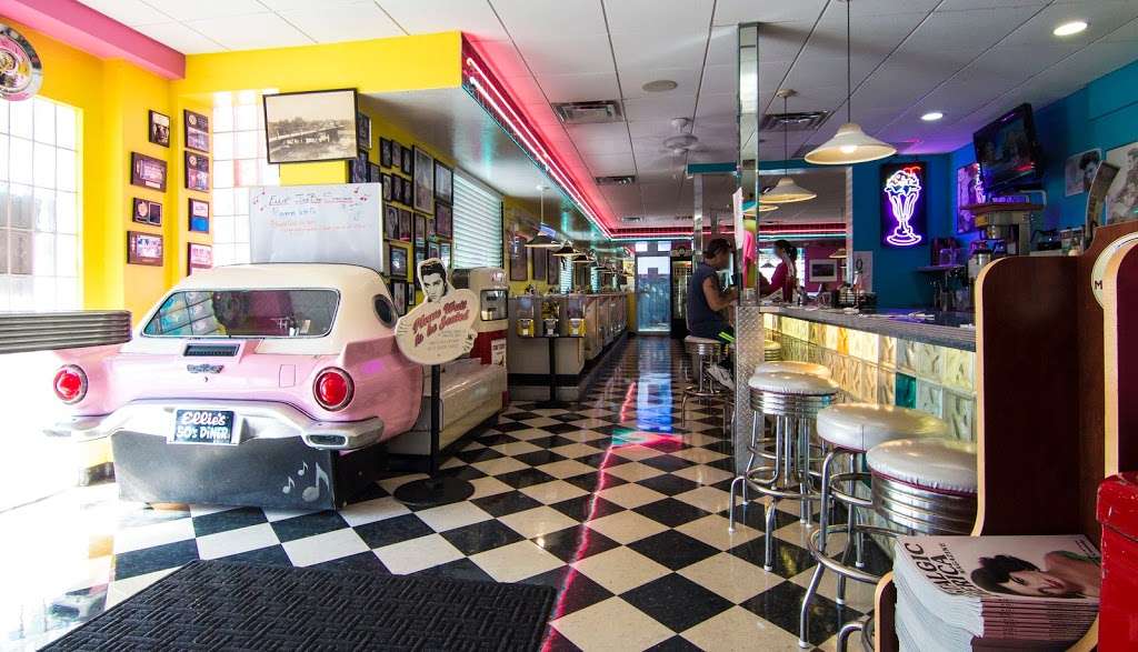 Ellies 50s Diner & Flamingo Ballroom Catering | 2410 N Federal Hwy, Delray Beach, FL 33483, USA | Phone: (561) 276-1570