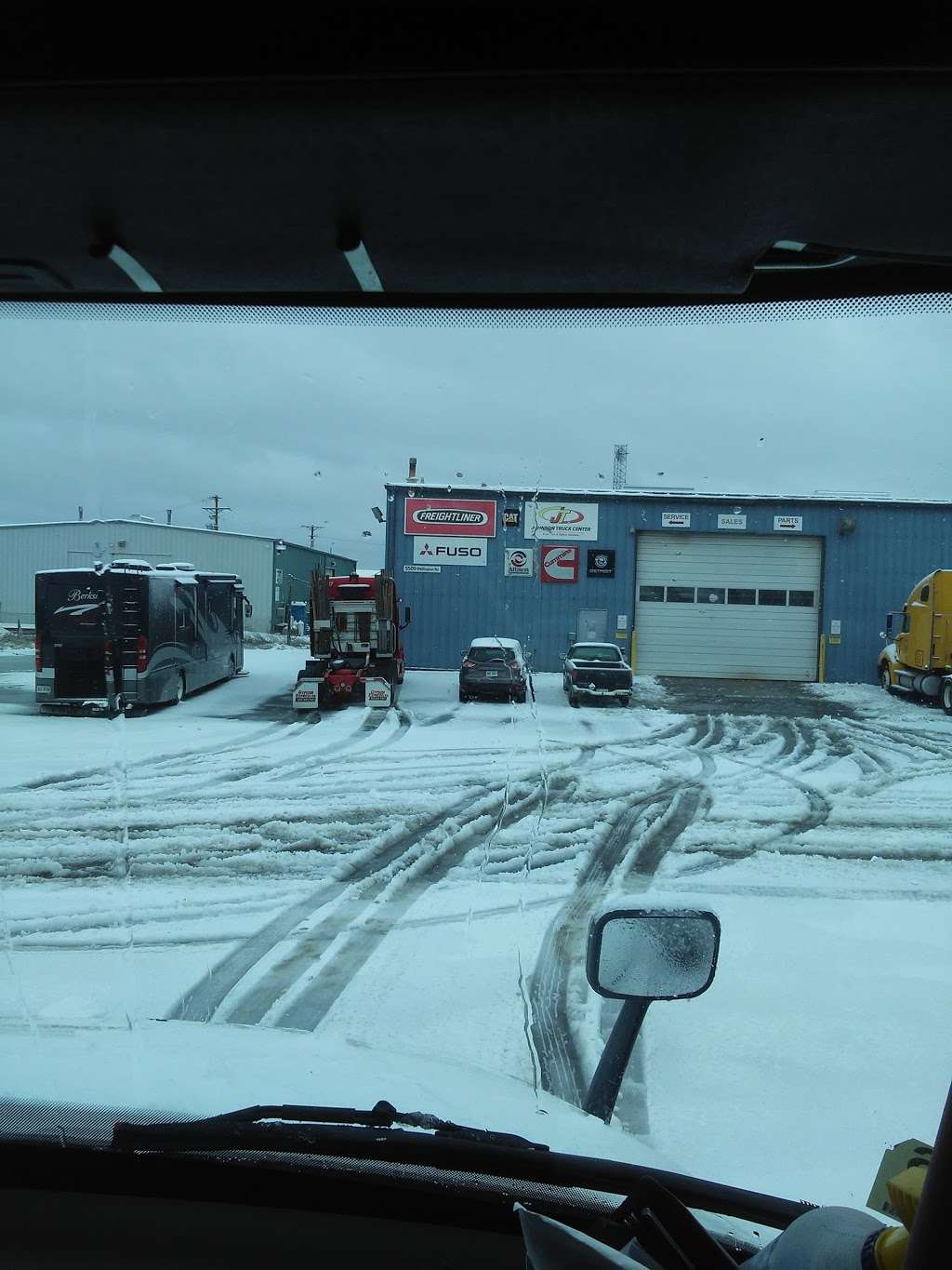 Johnson Truck Center | 9485 Contractors Ct, Manassas, VA 20109, USA | Phone: (703) 753-7002