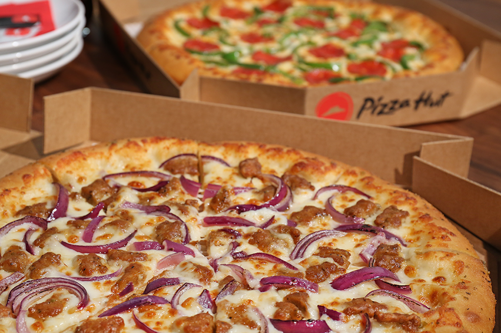 Pizza Hut | 250 W Ridge Rd, Griffith, IN 46319, USA | Phone: (219) 923-0101