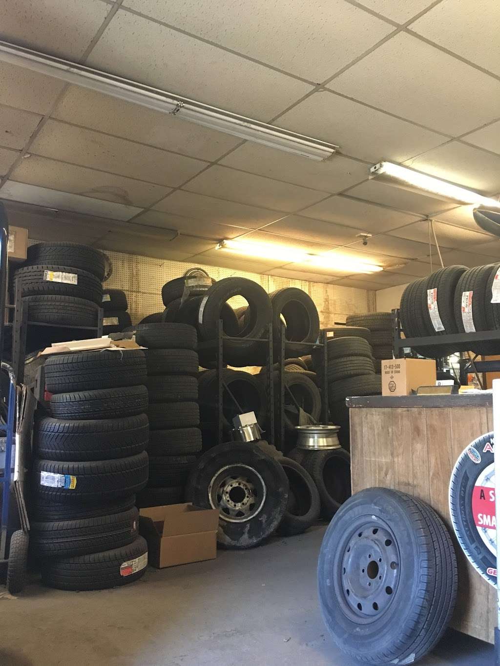 RAS Tire Repair & Sales | 5450 N Elston Ave, Chicago, IL 60630, USA | Phone: (773) 774-5402