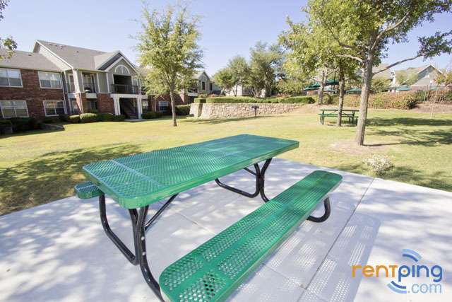 Residence at the Oaks Apartments | 2740 Duncanville Rd, Dallas, TX 75211, USA | Phone: (214) 463-2667