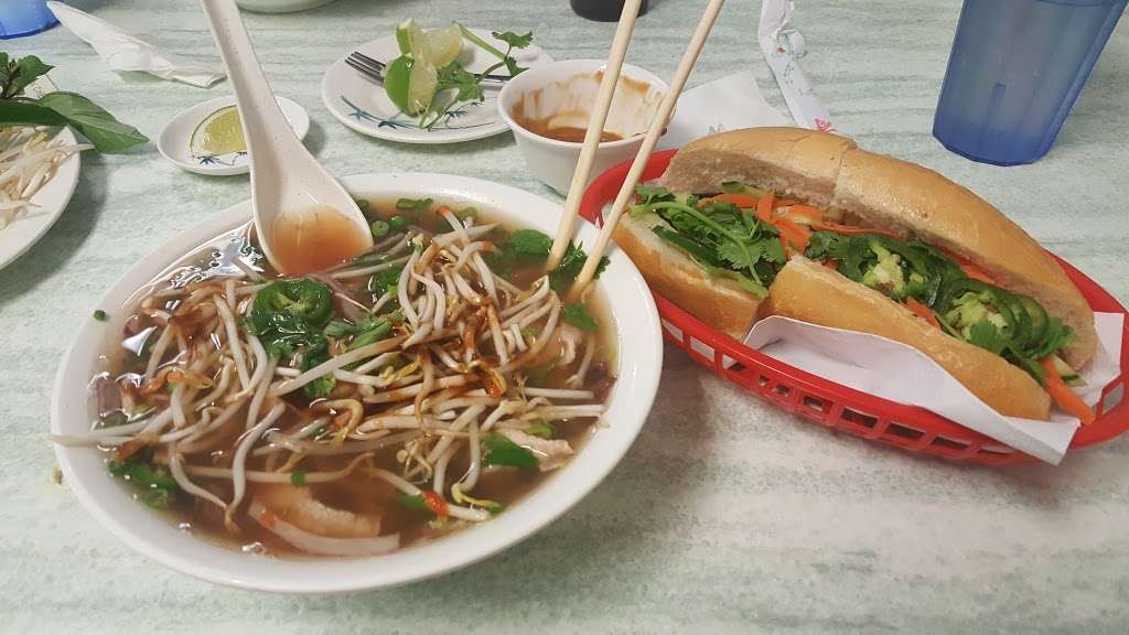 Pho Saigon | 2553 Gessner Rd, Houston, TX 77080, USA | Phone: (713) 329-9242