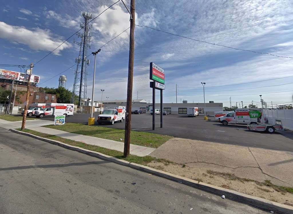 U-Haul Moving & Storage of Kingsessing | 5744 Woodland Ave, Philadelphia, PA 19143, USA | Phone: (215) 883-7200