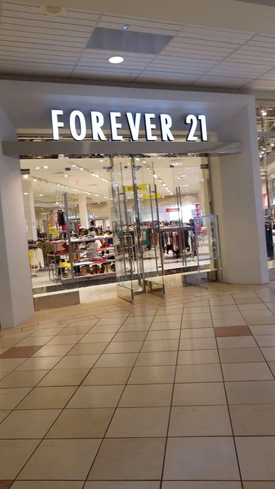 Forever 21 | 4403 E Black Horse Pike, Mays Landing, NJ 08330, USA | Phone: (609) 415-6371