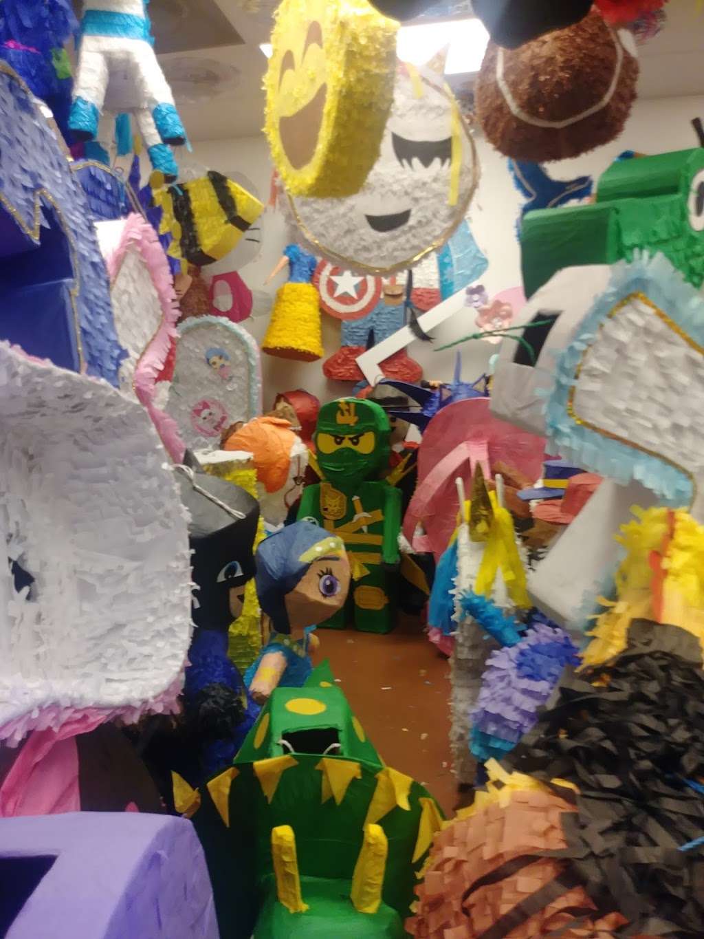 Marilus Piñatas | 600 S Bryan Belt Line Rd a, Mesquite, TX 75149, USA | Phone: (214) 434-9945