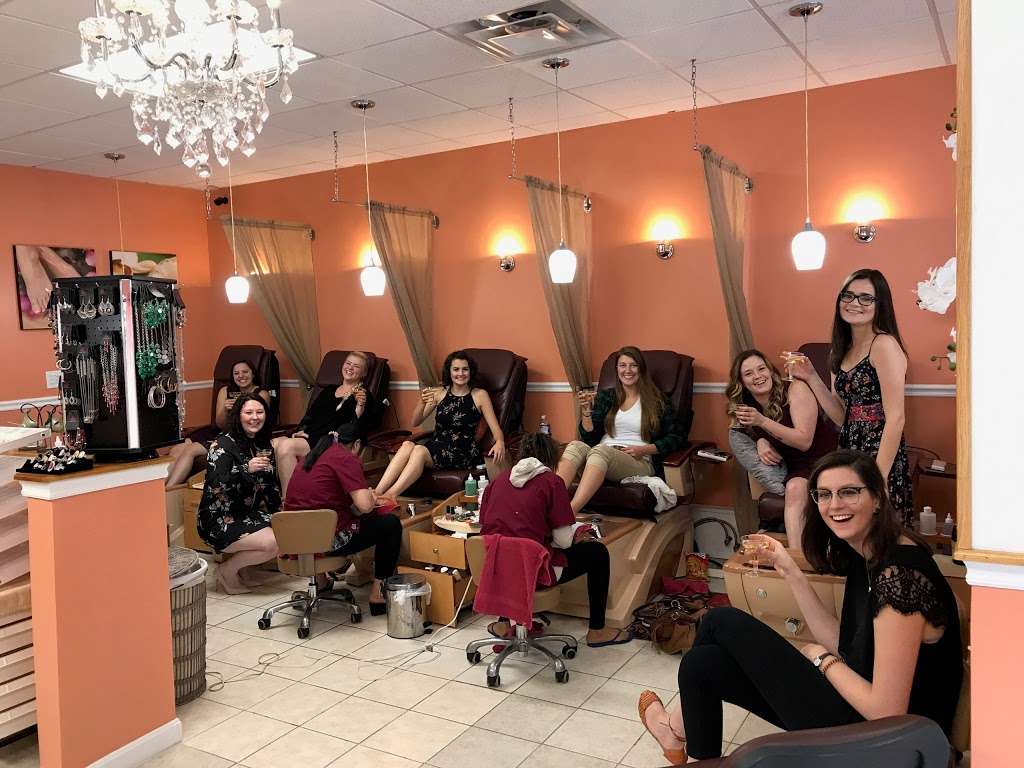 Annie Nails and Spa | 240 Lakeview Ave, Tyngsborough, MA 01879, USA | Phone: (978) 226-5724