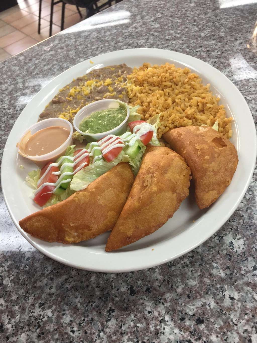 Los Magueyes Mexican Restaurant | 21290 Bear Valley Rd, Apple Valley, CA 92308, USA | Phone: (760) 810-0061