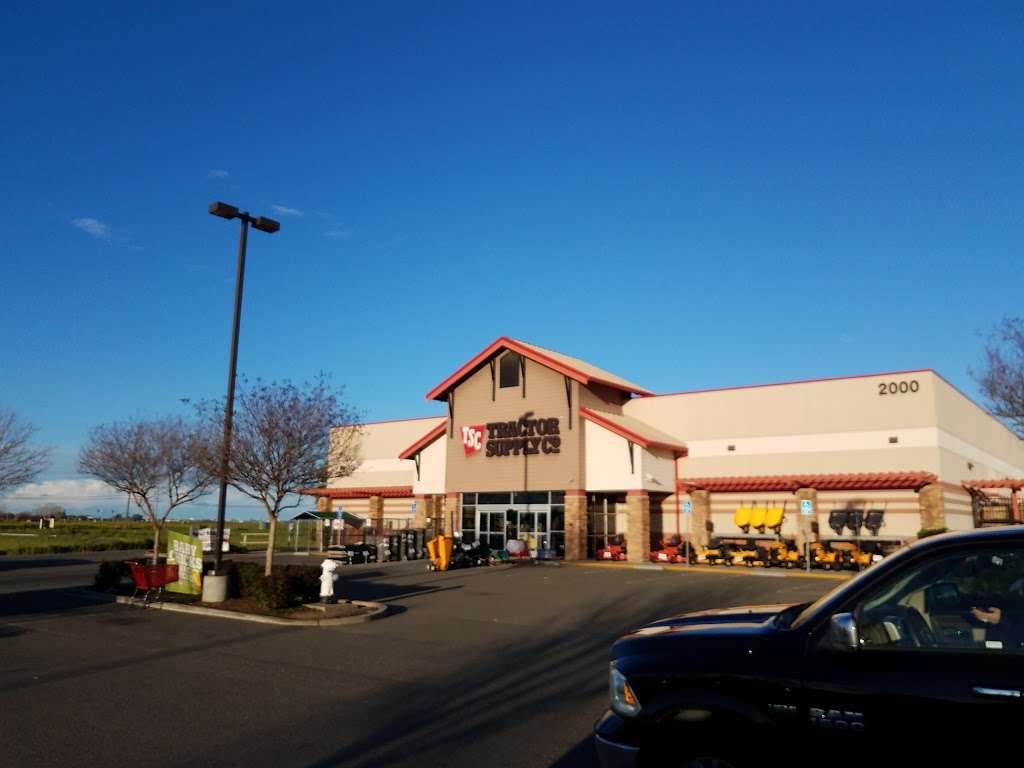 Tractor Supply Co. | 2000 N 1st St, Dixon, CA 95620, USA | Phone: (707) 693-1738