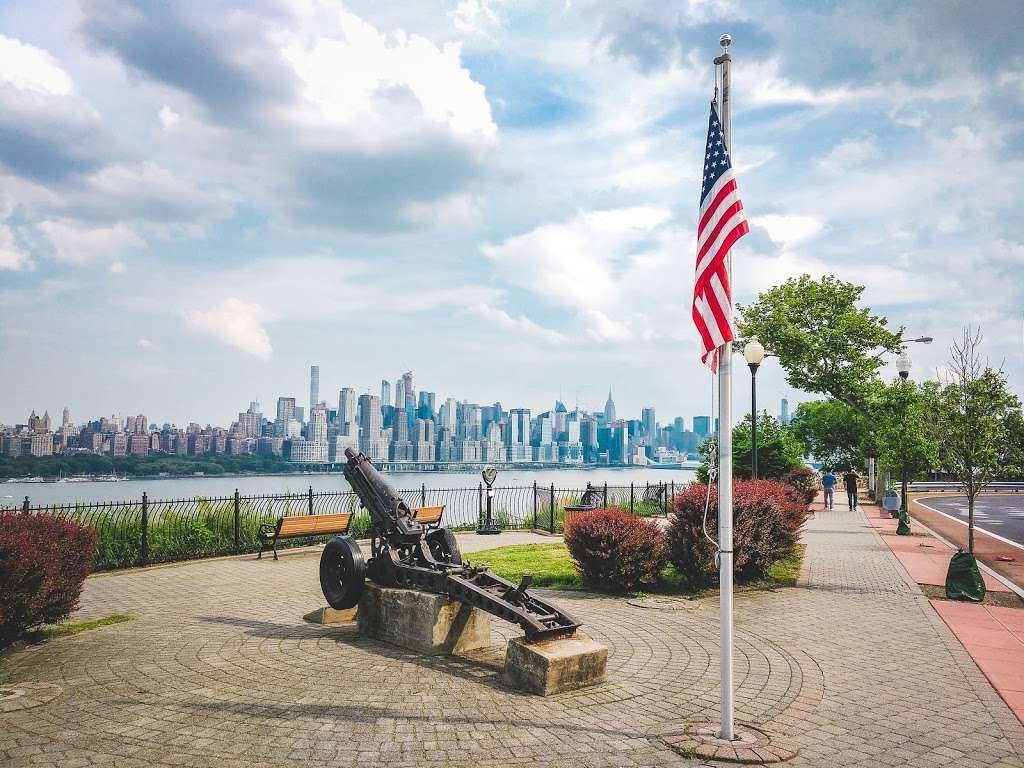 Old Glory Park | West New York, NJ 07093, USA