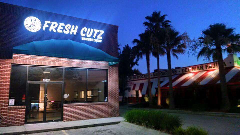 Fresh Cutz Barbershop | 8370, 4802 East Fwy, Baytown, TX 77521, USA | Phone: (281) 628-7742