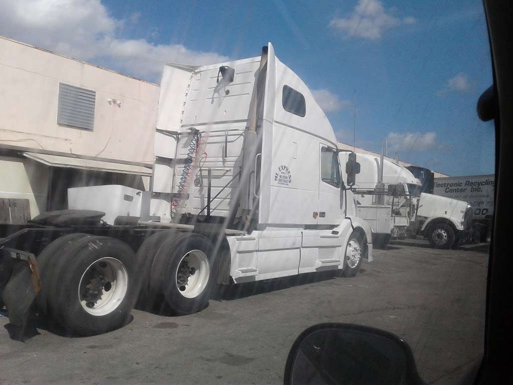 Supreme Truck Repair | 7033 NW 36th Ave, Miami, FL 33147, USA | Phone: (305) 836-1410