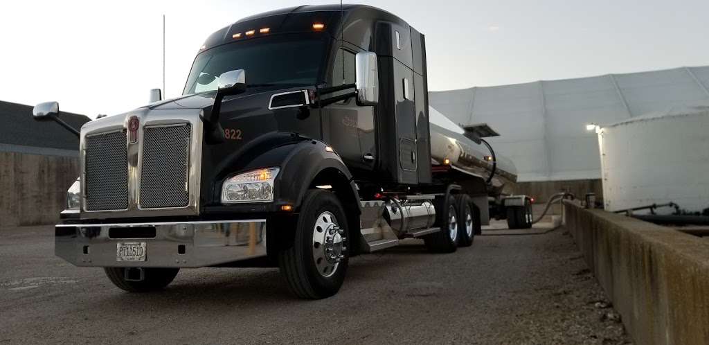 Stoller Trucking LLC | 102 S Ford St, Gridley, IL 61744, USA | Phone: (309) 747-4521